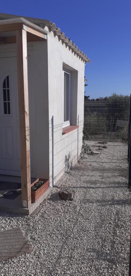 Mas Vincent Apartment La Fare-les-Oliviers Exterior photo