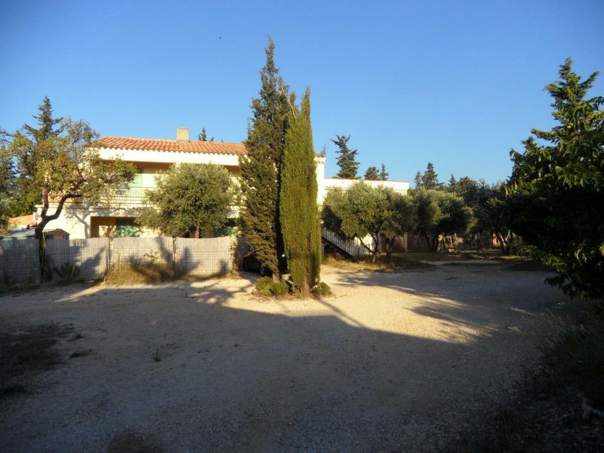 Mas Vincent Apartment La Fare-les-Oliviers Exterior photo